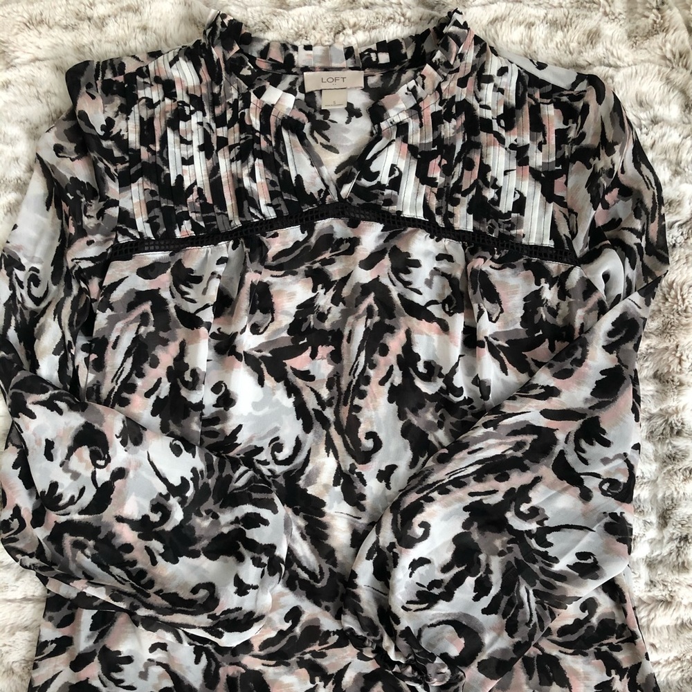 Loft S flowy blouse
